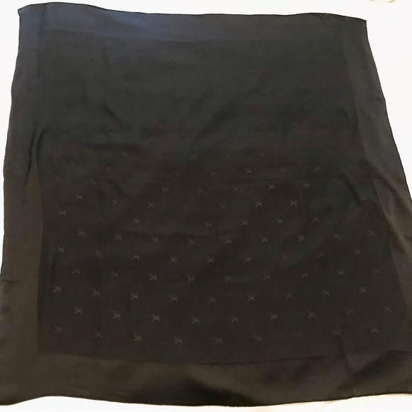 Louis Vuitton Scarf - Picture 4 of 4